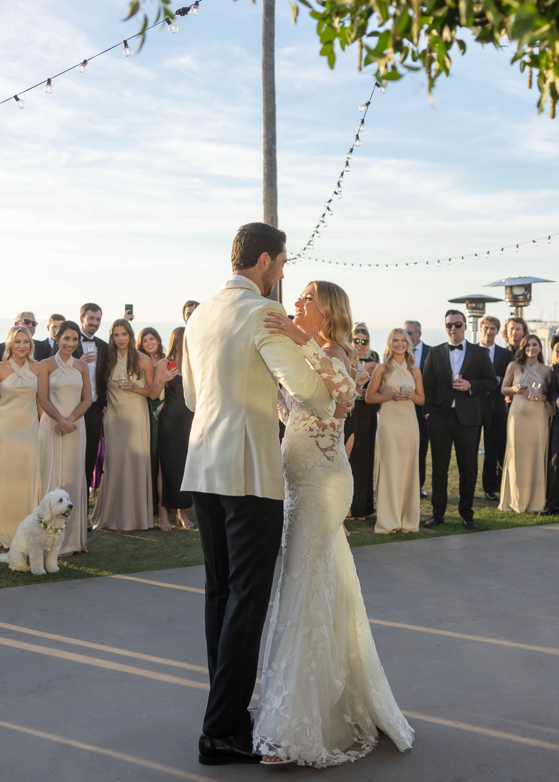 Couple’s first dance to Justin Bieber’s 'Anyone' under floral installation